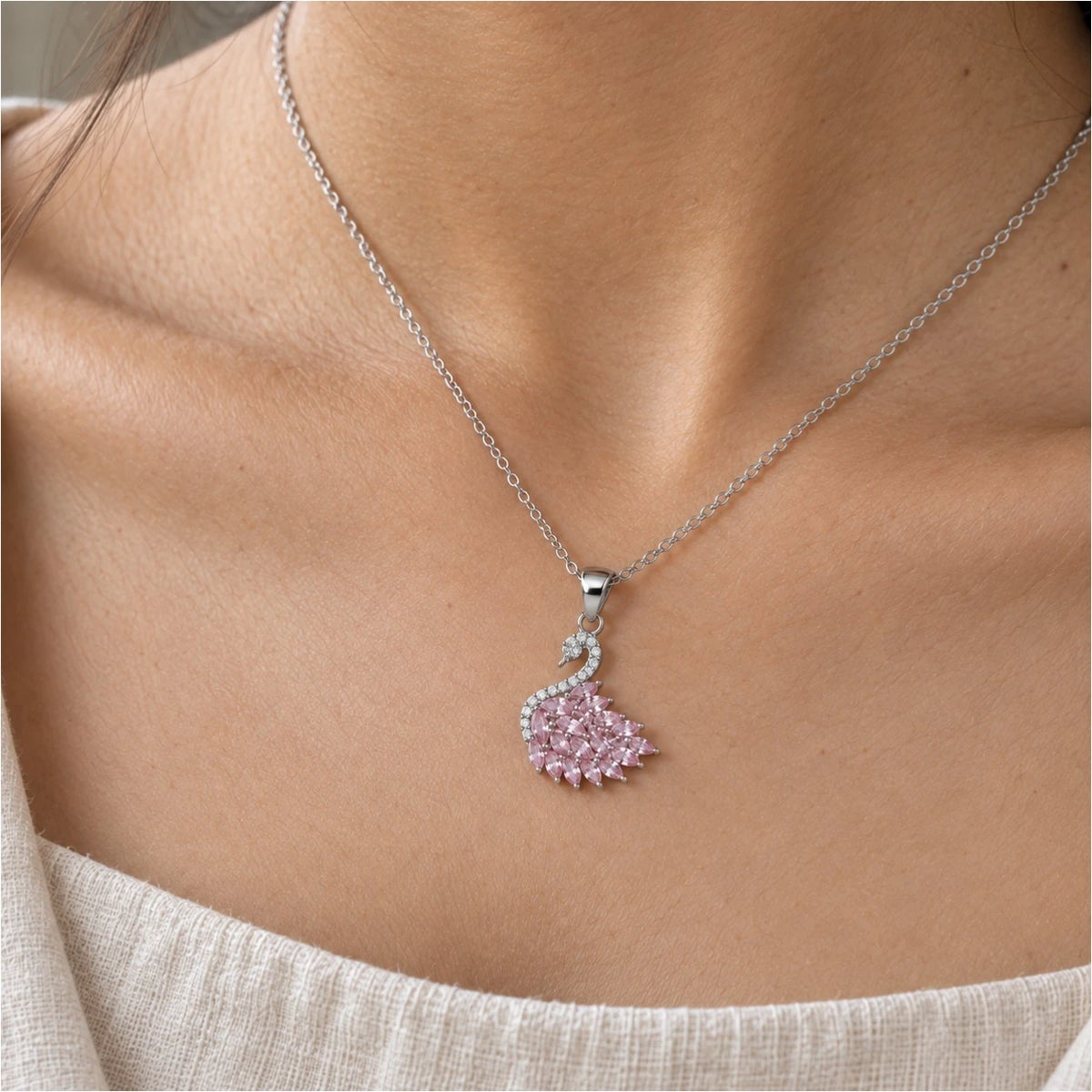 Crystal Swan Necklace – Elegant Pendant for Women